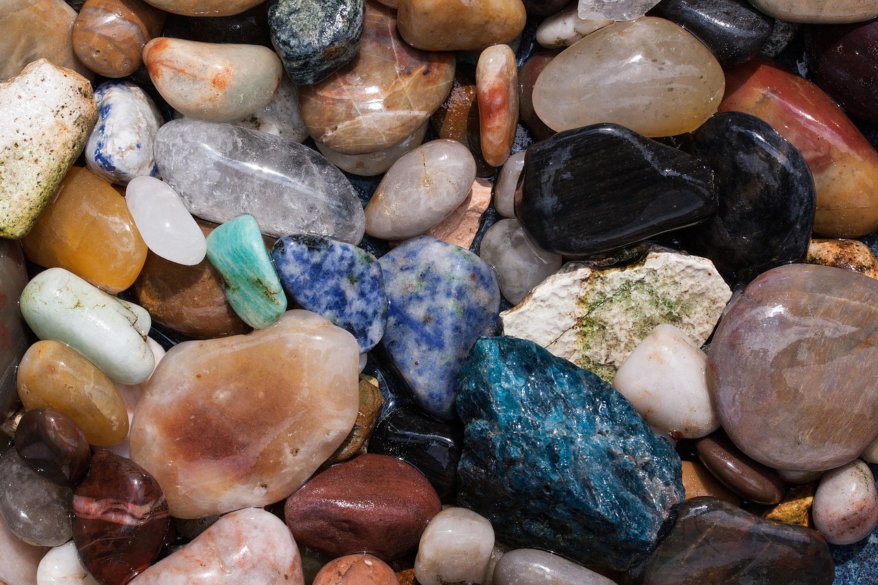 stones, special stones, pure minerals, semi precious stones, pebble